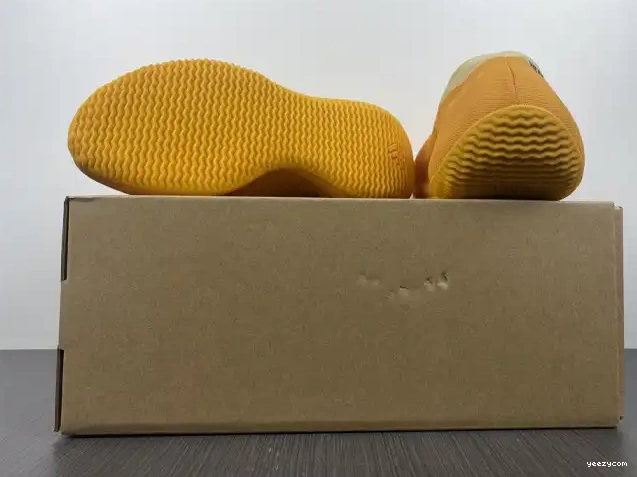 GW5353 Knit Adidas RNR Sulfur Yeezy 0429